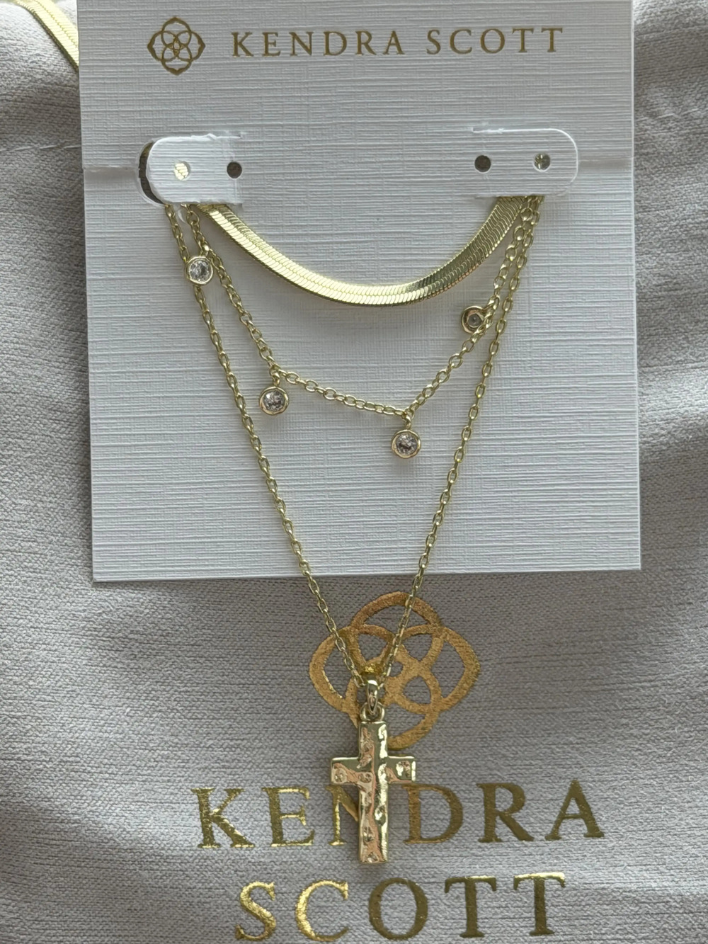 Kendra Scott necklace